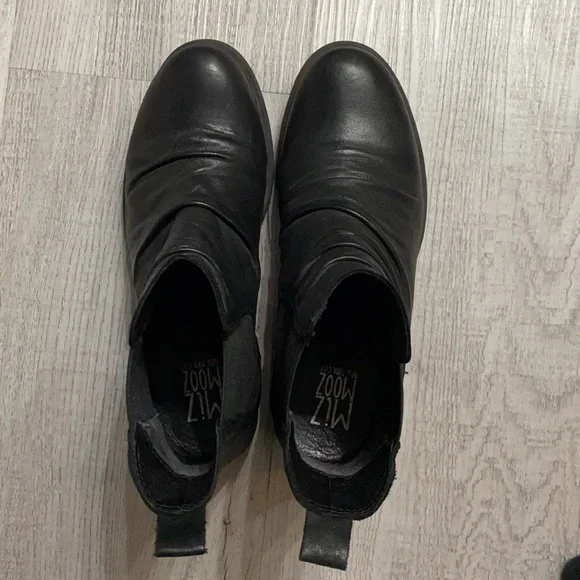 Miz Mooz Lissie Chelsea Boots - Picture 4 of 15